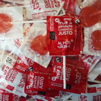 PIRULETAS REDONDAS SABOR CEREZA BIO-FT. EXPOSITOR 200UDS